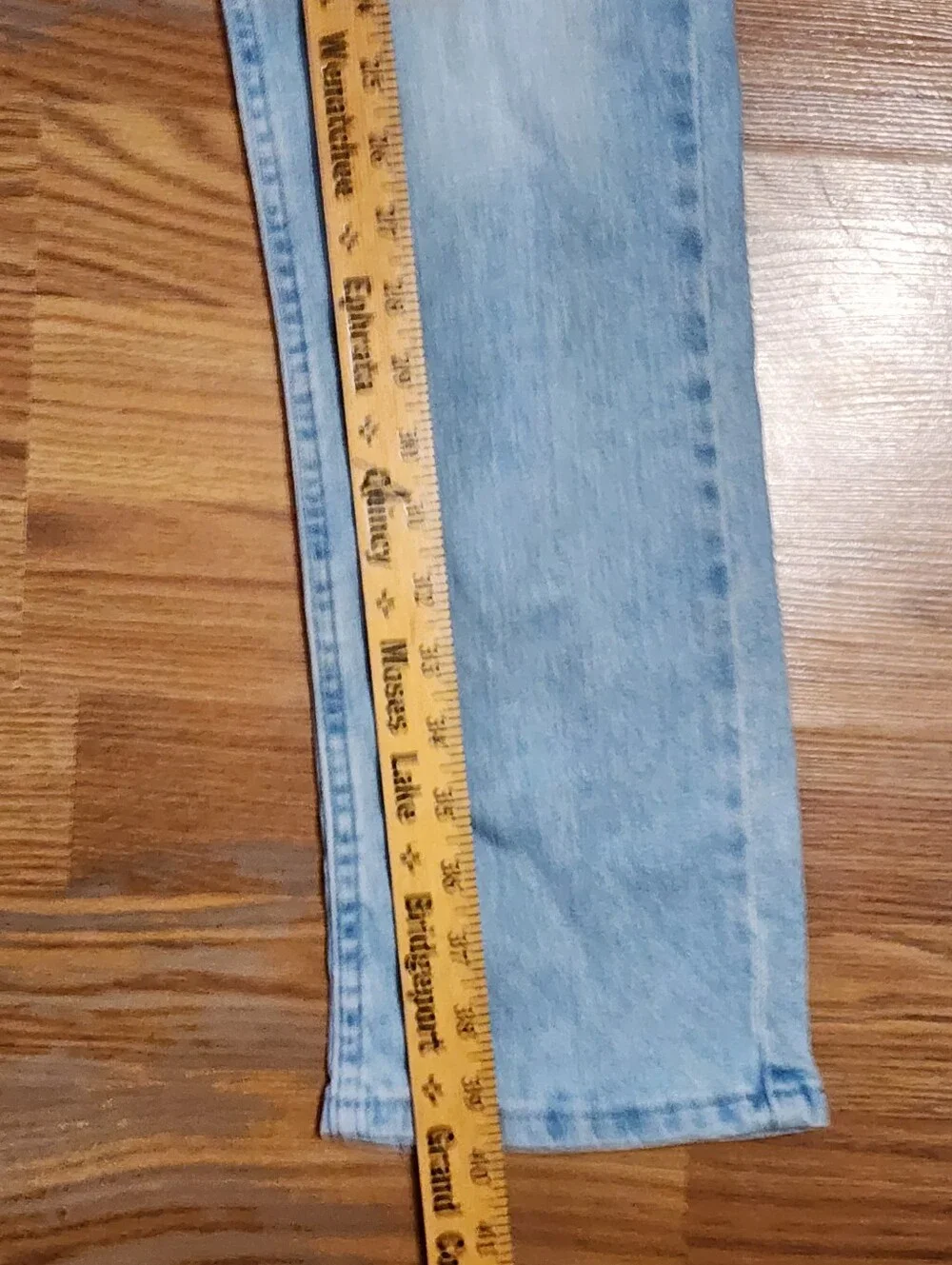 American eagle Airflex and hollister Mens Jean Lot Of 2 28x30 Light Wash Stretch